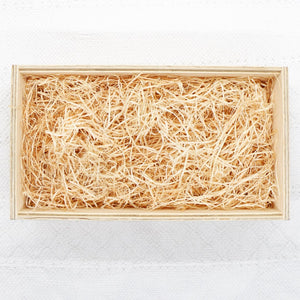 Geschenkbox aus Holz Rechteck groß mit Holzwolle gefüllt