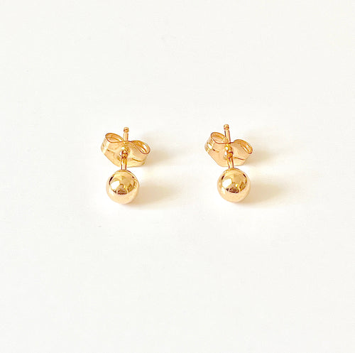 Ohrstecker aus Gold mit Goldkugeln