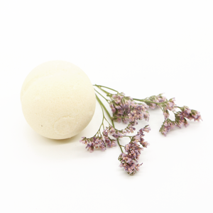 Unsere Badebomben Lavendel sind der Traum für jedes Schaumbad.