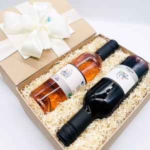 Geschenkbox mit kleinen Weinflaschen
